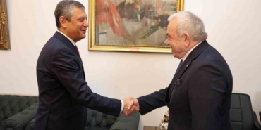 Nilüfer’in yatırımlarına CHP Genel Başkanı Özel’den temel atma sözü