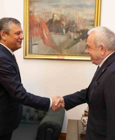 Nilüfer’in yatırımlarına CHP Genel Başkanı Özel’den temel atma sözü