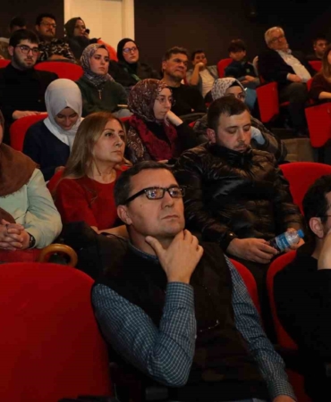 Yönetmen Vuslat Saraçoğlu Sakarya’da sinemaseverlerle buluştu
