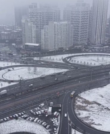 Beyaza bürünen Esenyurt havadan görüntülendi
