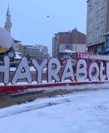 Tekirdağ’da kar yağışı etkisini sürdürüyor