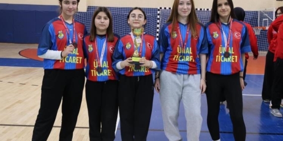 Gençler Badminton müsabakaları sona erdi