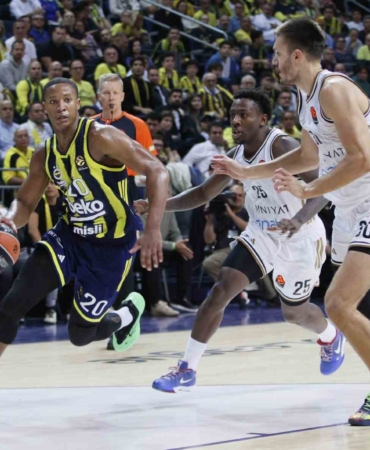Fenerbahçe, Dubai Basketbol deplasmanında