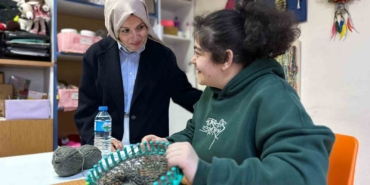 Vali Sözer’in eşi Zeynep Sözer’den engelli bireylere destek