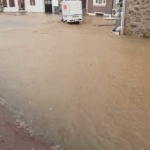 Bozcaada’da sokaklar göle döndü