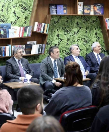 Vali Sözer, Bozüyük MYO öğrencileriyle buluştu