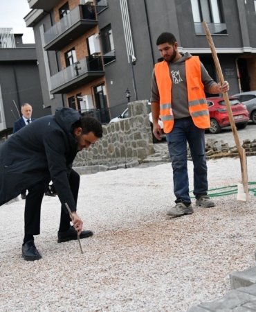 Başiskele’de altyapısı tamamlanan cadde ve sokaklar yenileniyor