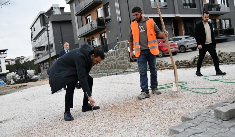 Başiskele’de altyapısı tamamlanan cadde ve sokaklar yenileniyor