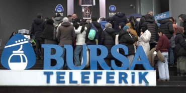 500 metreyi aşan kuyruk, sadece ona binebilmek için