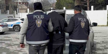 Uyuşturucu tacirinden şoke eden yöntem: Maddeleri trafik tabelalarına bıraktı