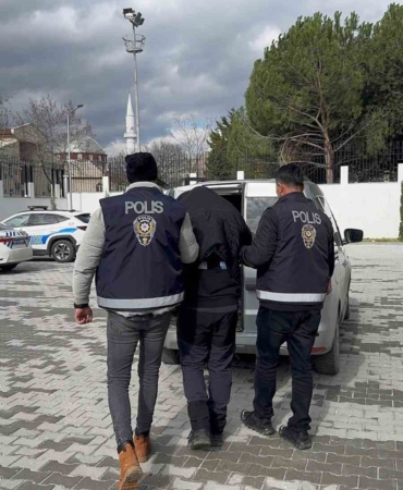 Uyuşturucu tacirinden şoke eden yöntem: Maddeleri trafik tabelalarına bıraktı