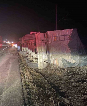 Alkollü tır sürücüsü trafik güvenliğini tehlikeye soktu