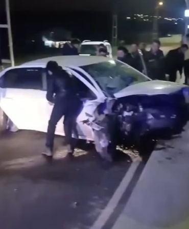 Ehliyetsiz sürücünün kullandığı otomobil başka bir araçla kafa kafaya çarpıştı: 4 yaralı