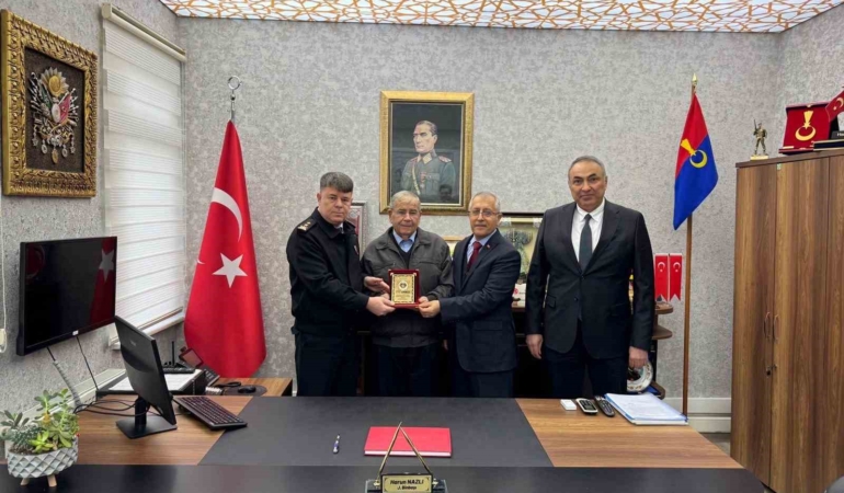 İnegöllü çiftçi 70 milyonluk mal varlığını jandarmaya bağışladı