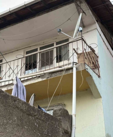 Fayanslar kabarınca AFAD ve polis harekete geçti: Ev tedbiren tahliye edildi