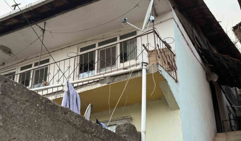 Fayanslar kabarınca AFAD ve polis harekete geçti: Ev tedbiren tahliye edildi