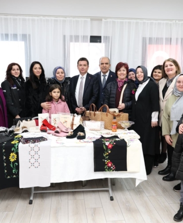 Mahalleli talep etti, Başkan Aydın hemen yerine getirdi