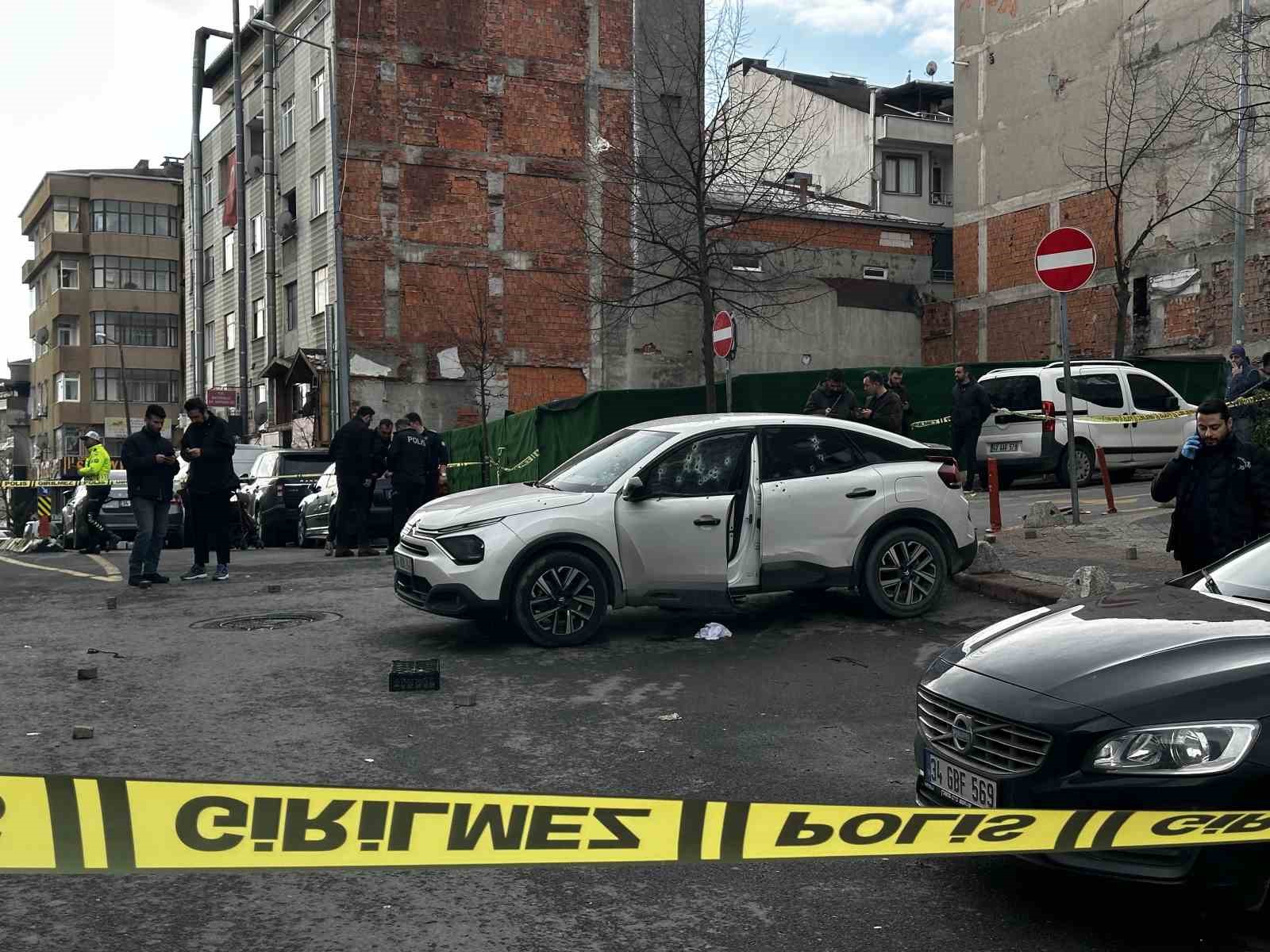 Kağıthane’de araca yönelik silahlı saldırı: 1 ağır yaralı
