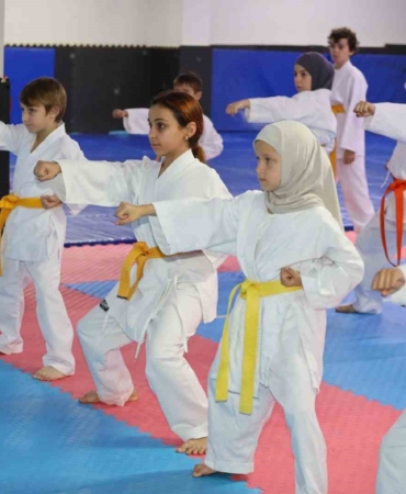 Başiskele’de binlerce gence eğitim ve spor imkanı