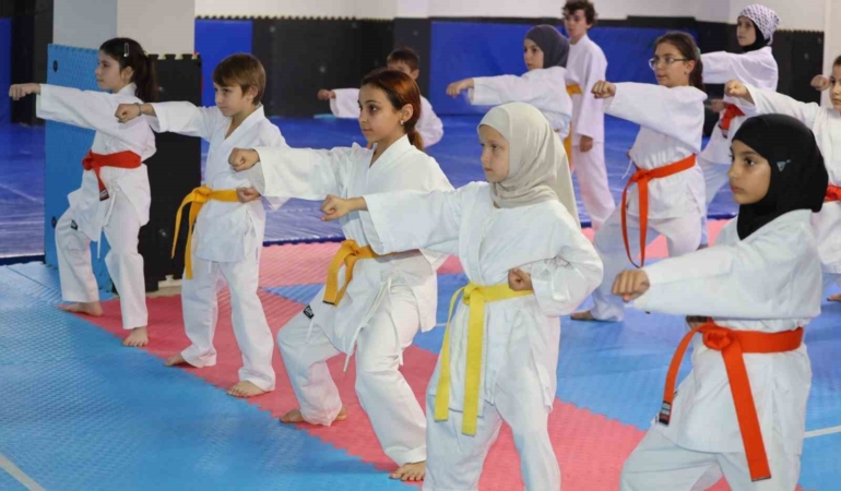 Başiskele’de binlerce gence eğitim ve spor imkanı