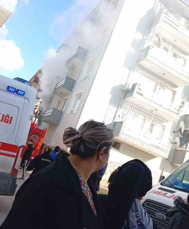 Bursa’da yangın faciası...Yatalak adam alev kapanında kaldı