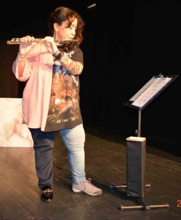 55 yaşında Biyologluğu bırakıp tiyatrocu oldu