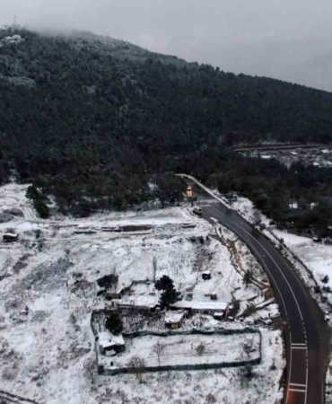 Karla kaplanan Aydos havadan görüntülendi