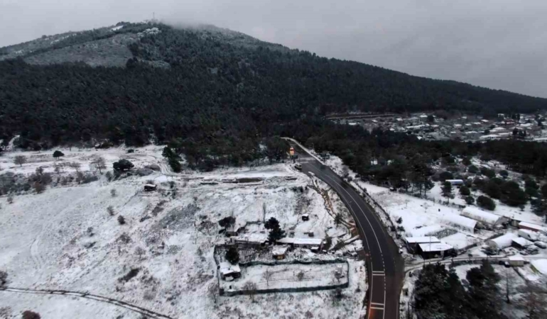 Karla kaplanan Aydos havadan görüntülendi
