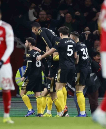 Manchester United, Arsenal’ı 3-2 mağlup etti