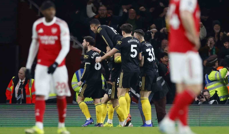 Manchester United, Arsenal’ı 3-2 mağlup etti