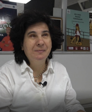 Görme engelli 3 çocuk annesi Çiler Kocaman’ın ’Braille’ alfabesiyle okuma azmi