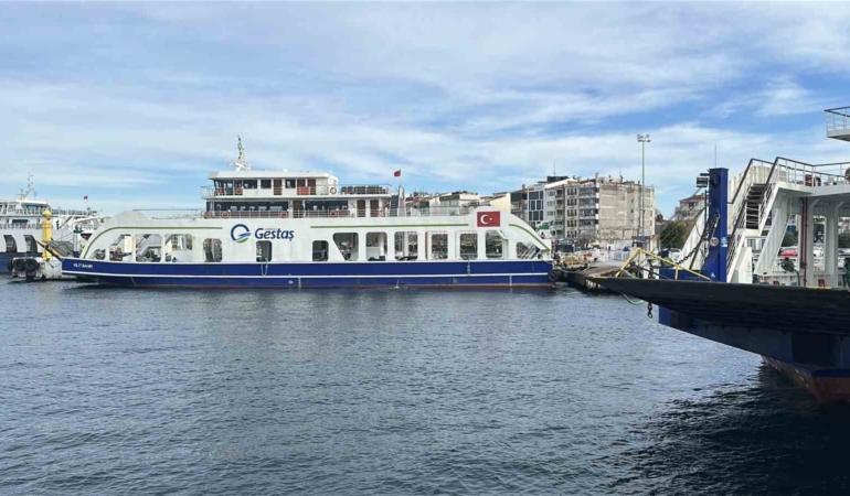 Bozcaada ve Gökçeada’ya hafta sonu tüm feribot seferleri iptal edildi