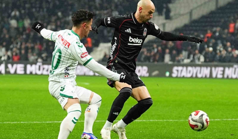 Trendyol Süper Lig: Beşiktaş: 1 - Konyaspor: 1 (İlk yarı)