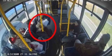 Halk otobüsü şoförü kalp krizi geçiren yolcuyu hastaneye yetiştirdi