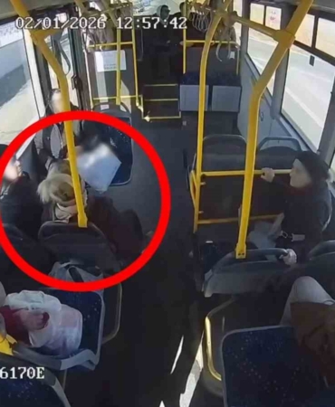 Halk otobüsü şoförü kalp krizi geçiren yolcuyu hastaneye yetiştirdi