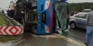 Kağıthane’de cezaevi nakil aracı devrildi: 2 jandarma personeli ağır olmak üzere 19 yaralı