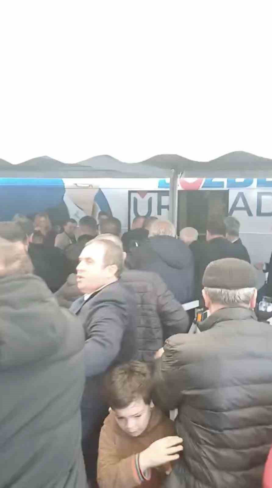 Bursa Büyükşehir Belediye Başkanı Mustafa Bozbey’e saldırı girişimi