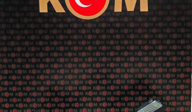 Sosyal medya paylaşımları silahlarını ele verdi