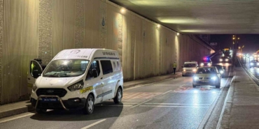 Beylikdüzü’nde yolun karşısına geçerken minibüsün çarptığı kadın öldü