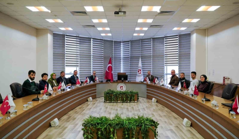 BŞEÜ’de satranç etkinliğinde başarı gösterenler ödüllendirildi