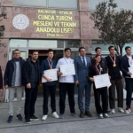 Ayvalıklı şef adayı öğrenciler İstanbul’dan 15 madalya ile döndü