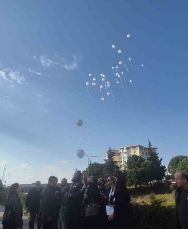 Sıla’nın hayatını kaybettiği yolda çelenkler dizildi, beyaz balonlar gökyüzüne bırakıldı