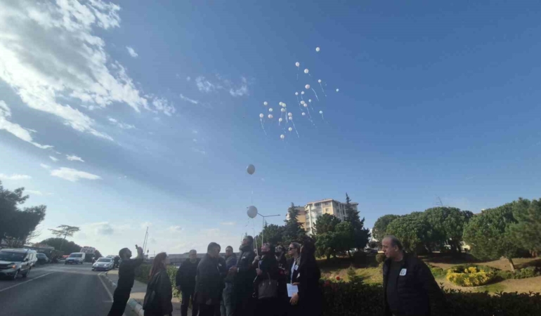 Sıla’nın hayatını kaybettiği yolda çelenkler dizildi, beyaz balonlar gökyüzüne bırakıldı