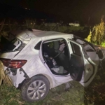 Bilecik’te otomobil tırlara çarptı: 2 yaralı