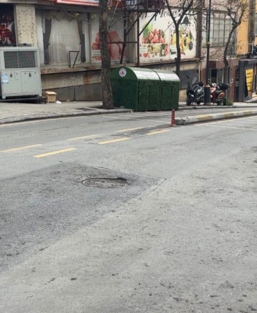 Kağıthane’de feci kaza kamerada: Motosikletin çarptığı berber hayatını kaybetti