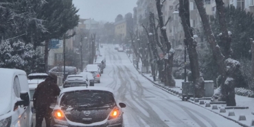 Silivri güne kar yağışı ile başladı