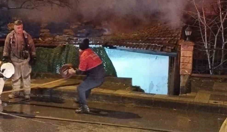 Ümraniye’de korkutan gecekondu yangını