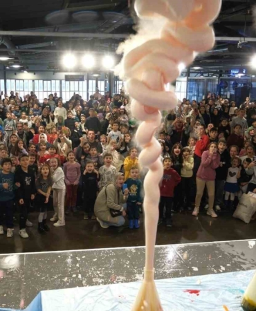 Yarıyıl tatilinde Bilim Merkezi’nde eğlence dorukta