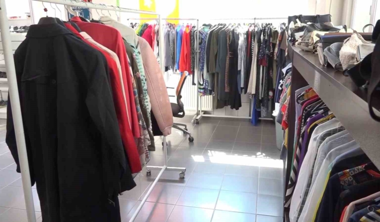 Nilüfer’de ‘Giymiyorsan Giydir’ dayanışması büyüyor