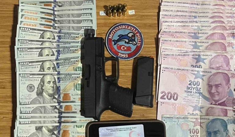 Beyoğlu’nda şüphe üzerine durdurulmak istenen şüpheli firari çıktı